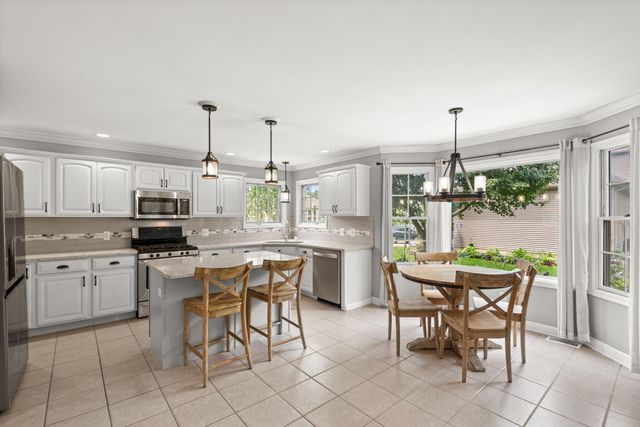 1550 Blue Heron Drive, Valparaiso, IN 46385