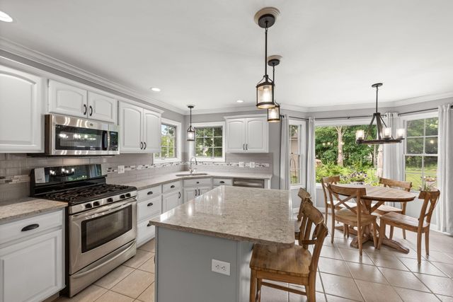 1550 Blue Heron Drive, Valparaiso, IN 46385