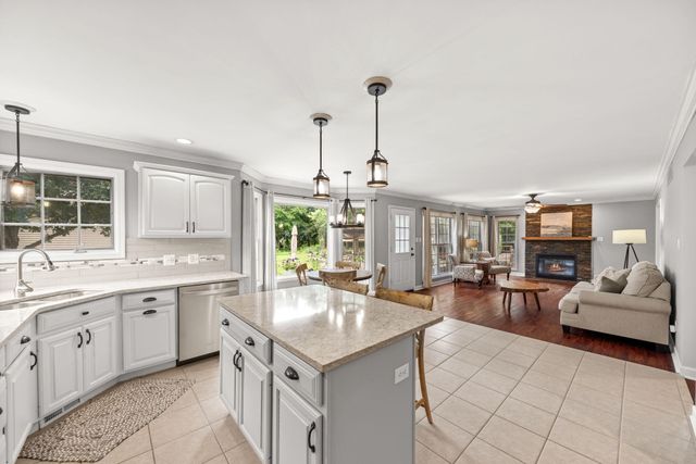 1550 Blue Heron Drive, Valparaiso, IN 46385