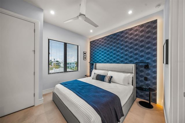 101 7TH STREET S, Bradenton Beach, FL 34217
