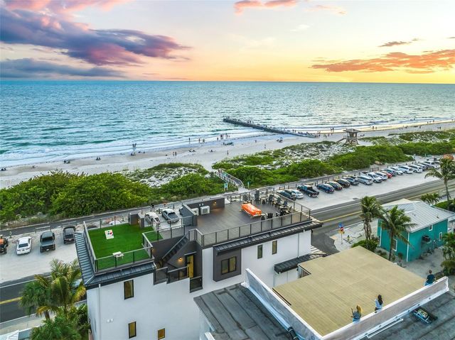 101 7TH STREET S, Bradenton Beach, FL 34217