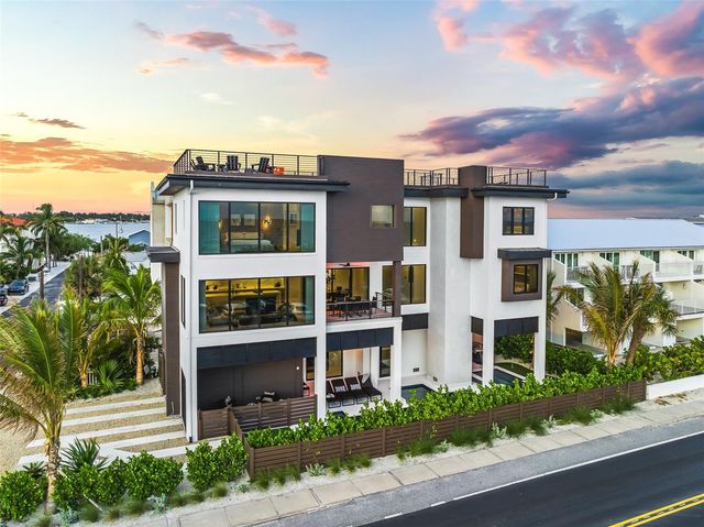 101 7TH STREET S, Bradenton Beach, FL 34217