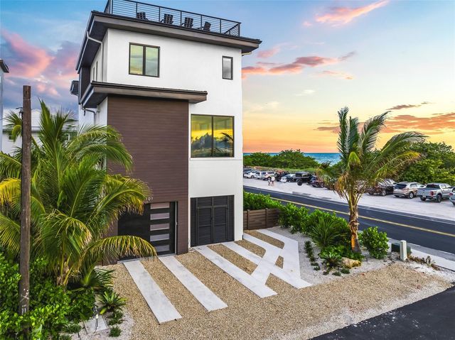 101 7TH STREET S, Bradenton Beach, FL 34217