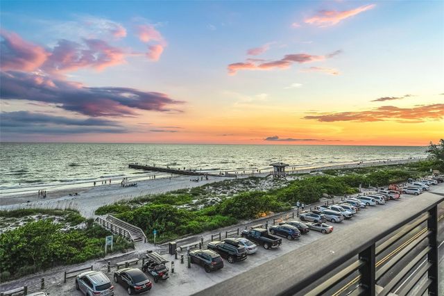 101 7TH STREET S, Bradenton Beach, FL 34217