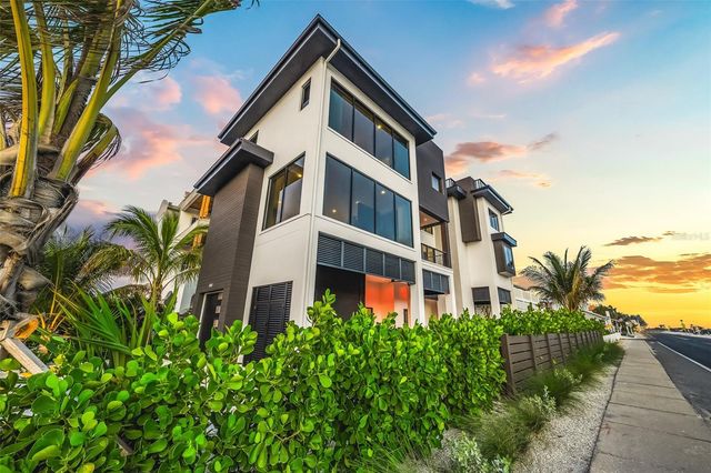 101 7TH STREET S, Bradenton Beach, FL 34217