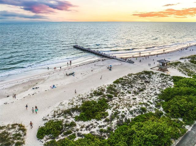 101 7TH STREET S, Bradenton Beach, FL 34217