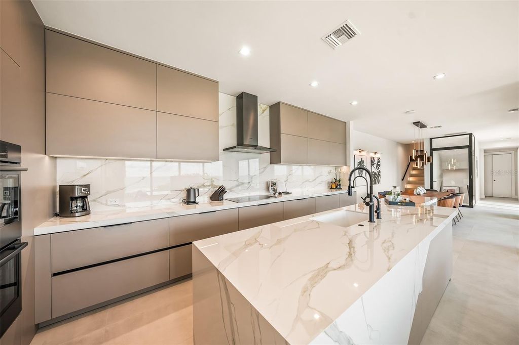 Image 7 of property listing at 101 7TH STREET S, Bradenton Beach, FL 34217