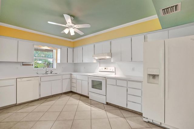 6207 Jacaranda Circle, Tamarac, FL 33319