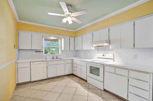 6207 Jacaranda Circle, Tamarac, FL 33319