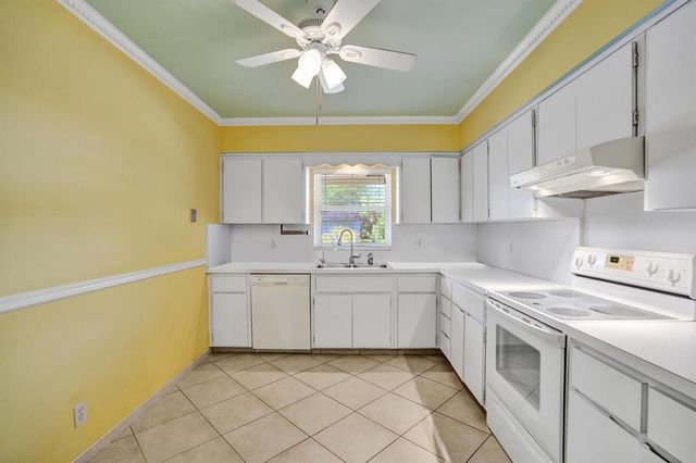 6207 Jacaranda Circle, Tamarac, FL 33319