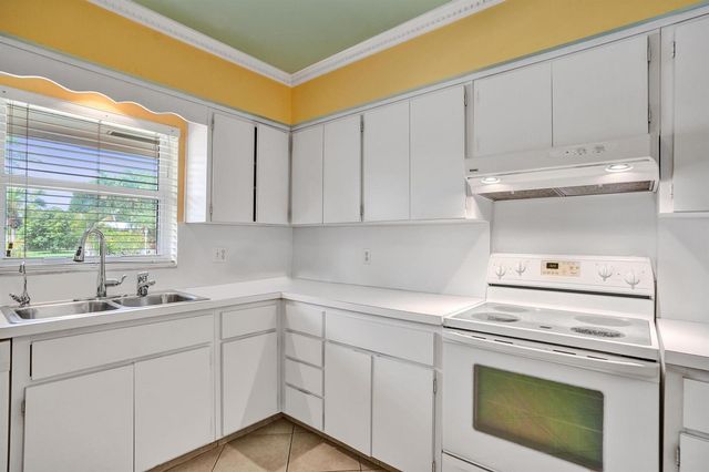 6207 Jacaranda Circle, Tamarac, FL 33319