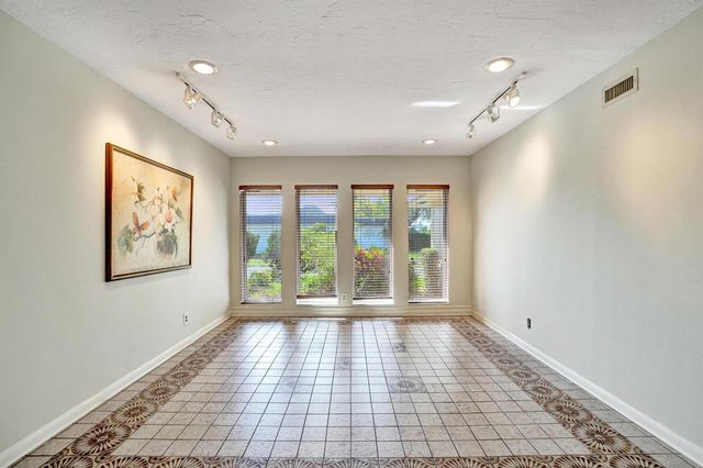 6207 Jacaranda Circle, Tamarac, FL 33319