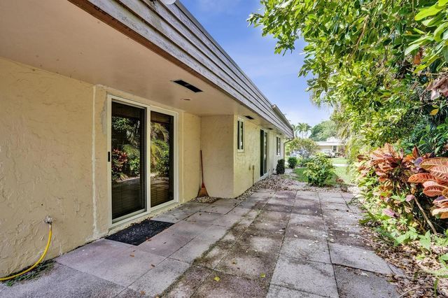 6207 Jacaranda Circle, Tamarac, FL 33319