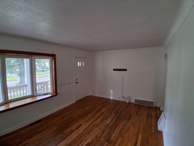 631 Campbell Street, Flint, MI 48507
