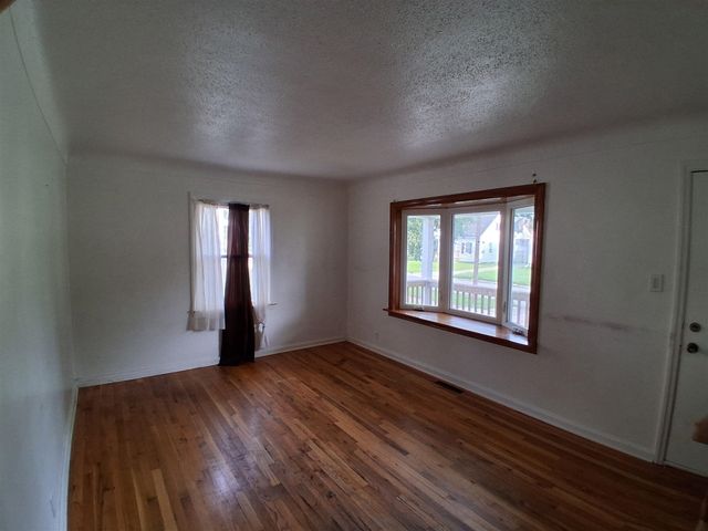 631 Campbell Street, Flint, MI 48507