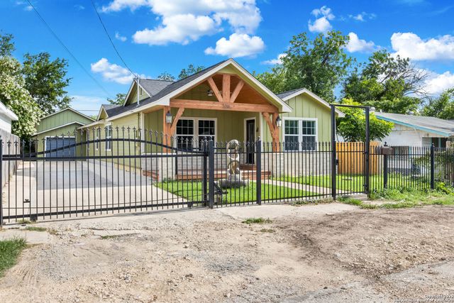 3318 W Travis, San Antonio, TX 78207