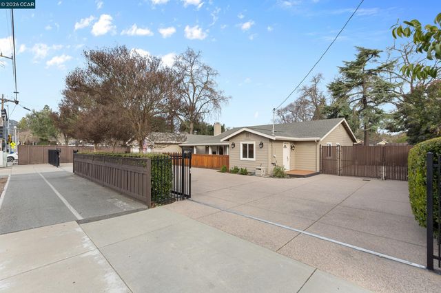 484 Diablo Rd, Danville, CA 94526