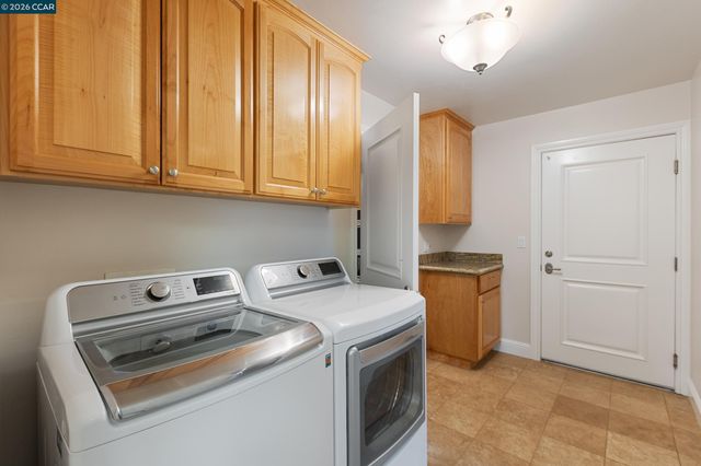 484 Diablo Rd, Danville, CA 94526