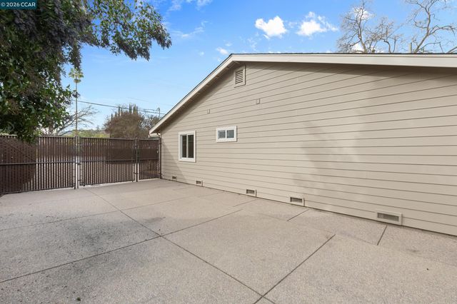 484 Diablo Rd, Danville, CA 94526