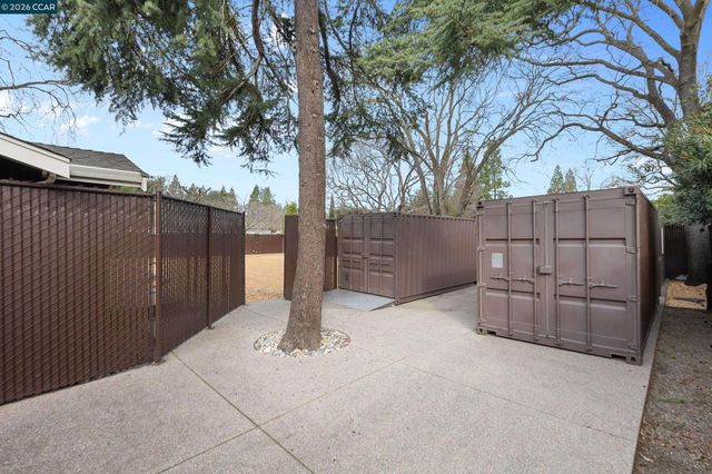 484 Diablo Rd, Danville, CA 94526