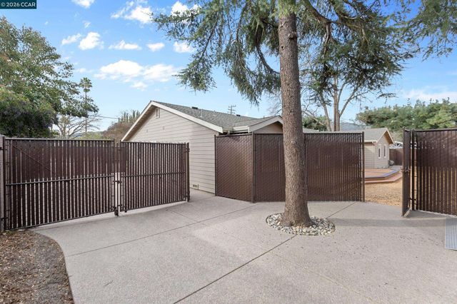 484 Diablo Rd, Danville, CA 94526