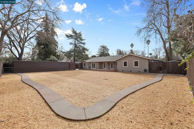 484 Diablo Rd, Danville, CA 94526