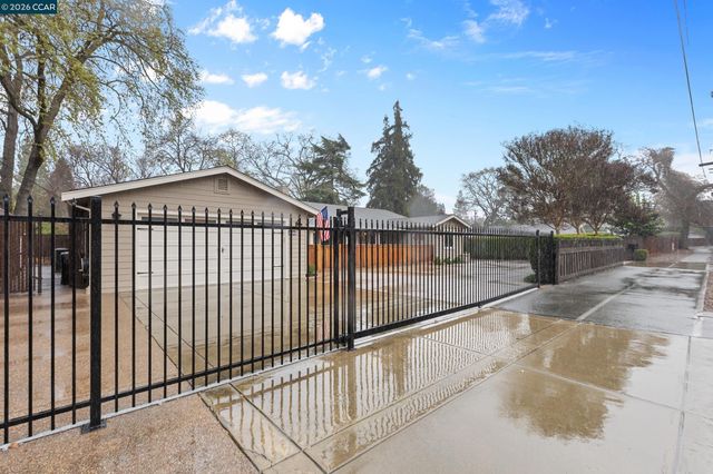 484 Diablo Rd, Danville, CA 94526