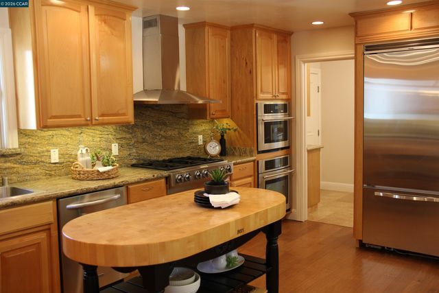 484 Diablo Rd, Danville, CA 94526