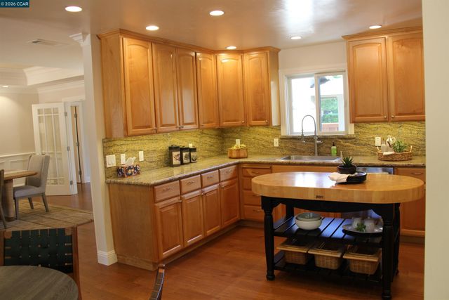 484 Diablo Rd, Danville, CA 94526