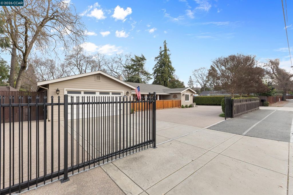 484 Diablo Rd, Danville, CA 94526