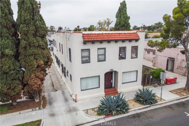 679 Obispo, Long Beach, CA 90814