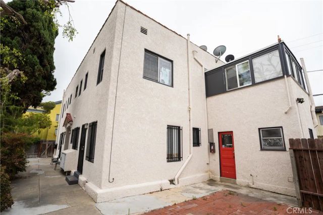 679 Obispo, Long Beach, CA 90814