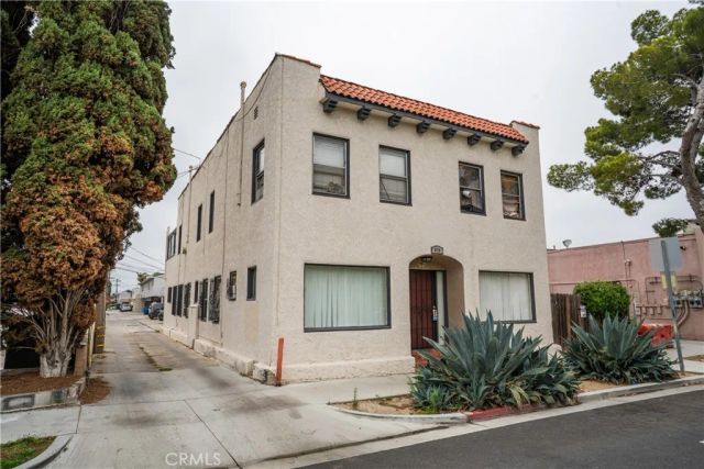679 Obispo, Long Beach, CA 90814