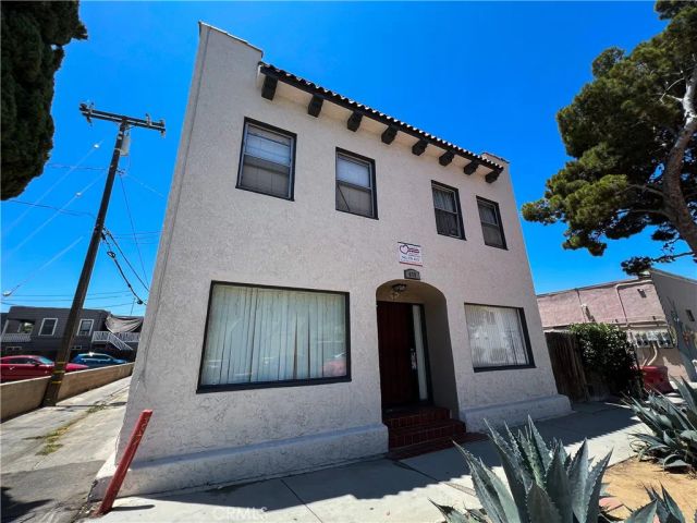 679 Obispo, Long Beach, CA 90814
