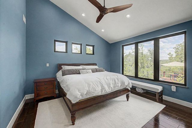 172 Bluff TRL, Dripping Springs, TX 78620