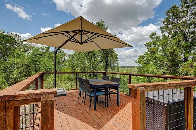 172 Bluff TRL, Dripping Springs, TX 78620