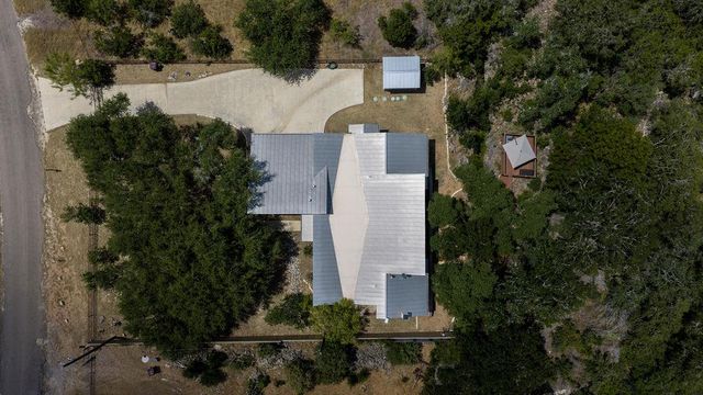 172 Bluff TRL, Dripping Springs, TX 78620