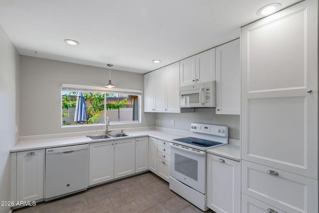 3640 E MONTECITO Avenue 2, Phoenix, AZ 85018