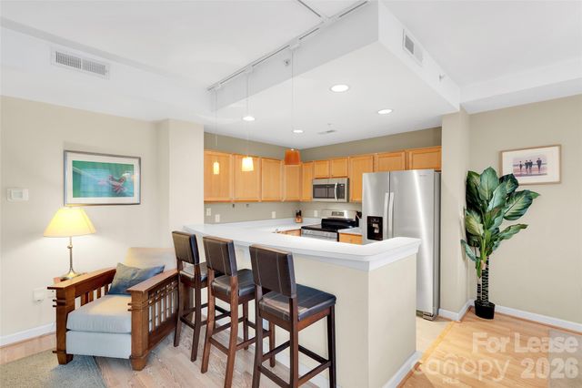 718 W Trade Street 806, Charlotte, NC 28202