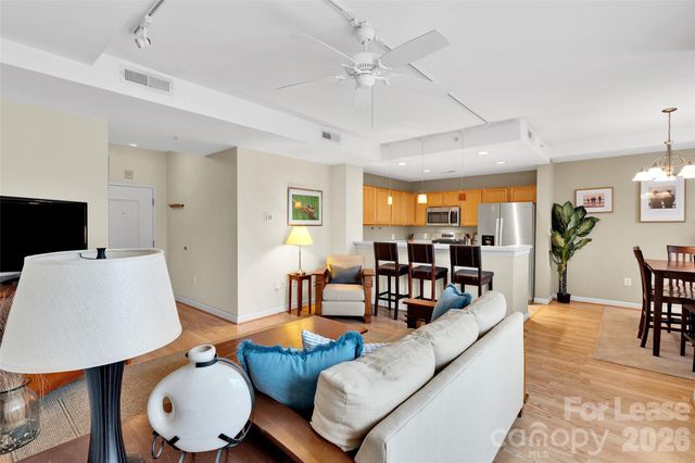 718 W Trade Street 806, Charlotte, NC 28202