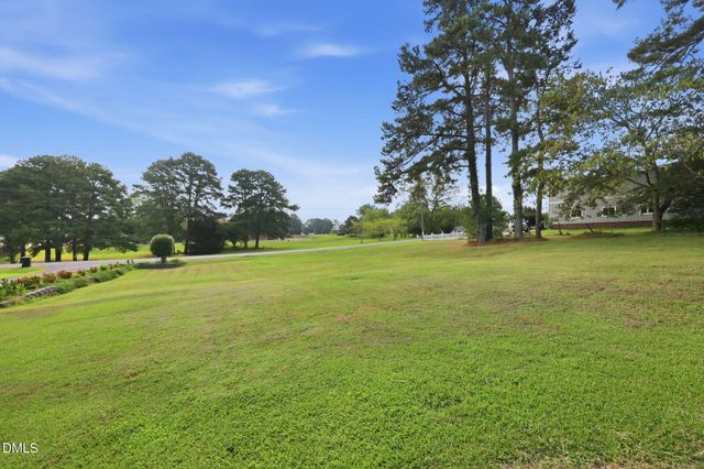 105 Mcleod Drive, Sanford, NC 27330