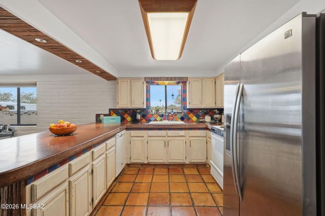 3121 N Conestoga Avenue, Tucson, AZ 85749