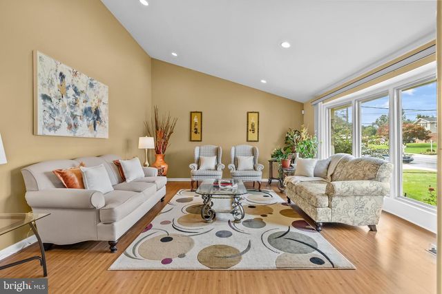142 GREYCOURT RD, Philadelphia, PA 19115