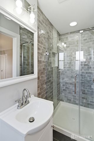 19 Evelyn Court, Maplewood, NJ 07040