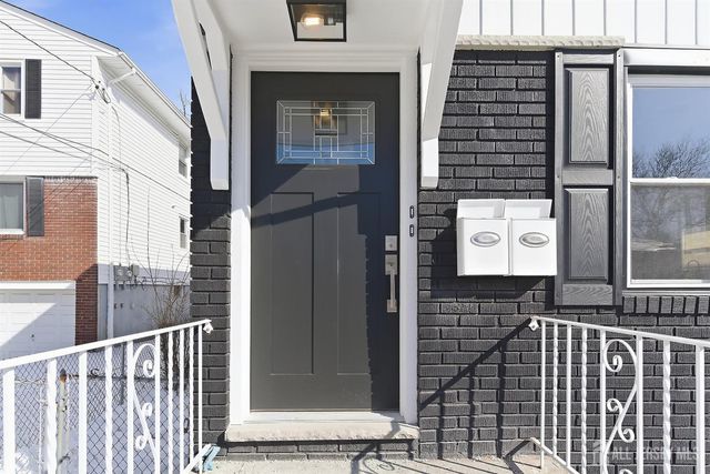 19 Evelyn Court, Maplewood, NJ 07040