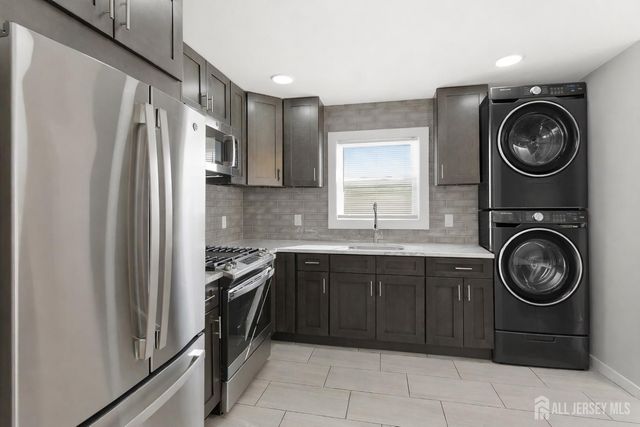 19 Evelyn Court, Maplewood, NJ 07040