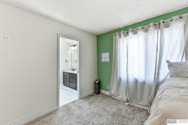 19012 Ridgemont Street, Omaha, NE 68136