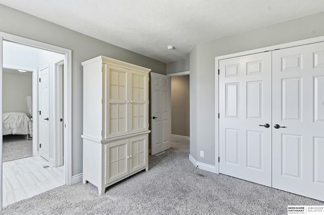 19012 Ridgemont Street, Omaha, NE 68136
