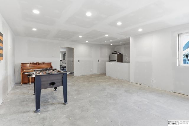 19012 Ridgemont Street, Omaha, NE 68136