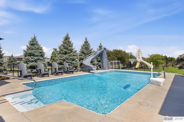 19012 Ridgemont Street, Omaha, NE 68136